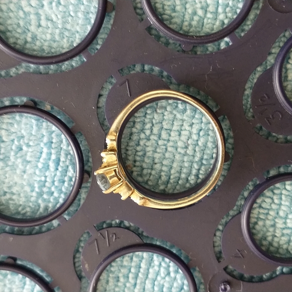 Natural Aquamarine Ring with Fine Detailing - Picture 8 of 10